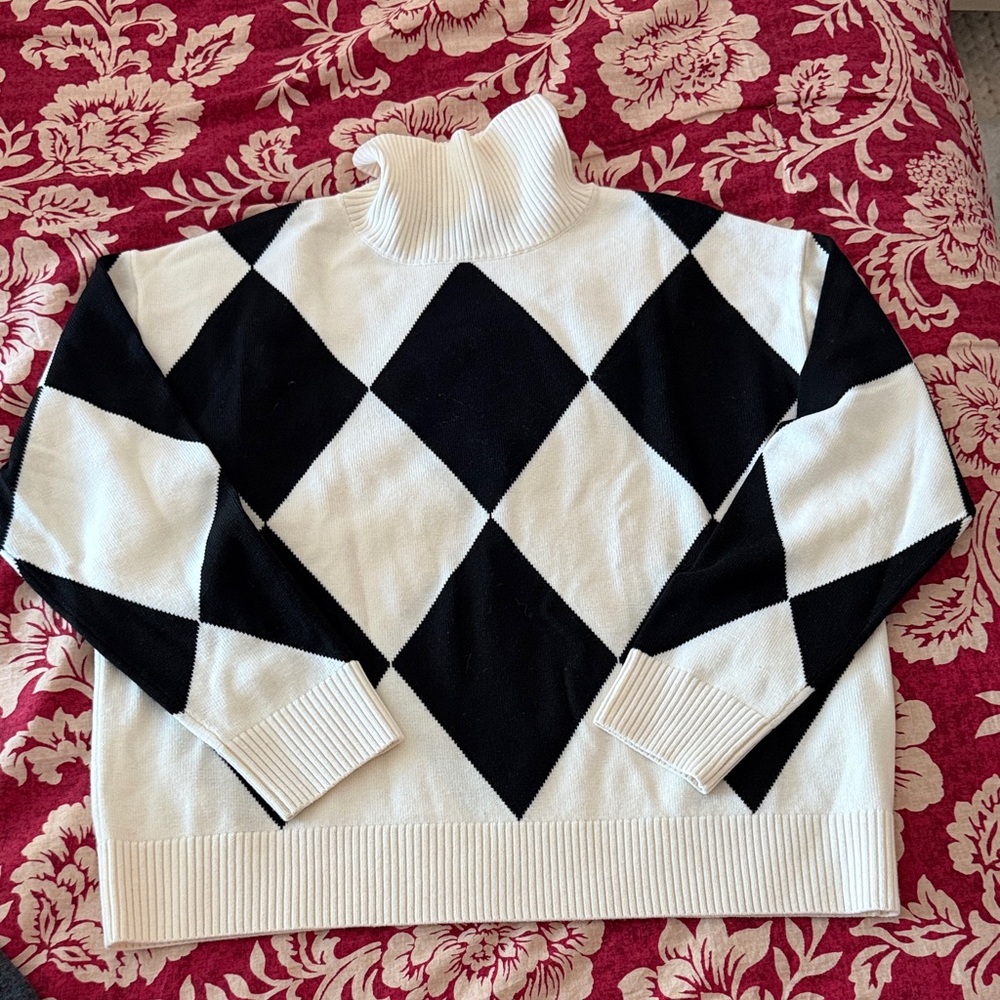 LILY SILK Elegant Black and White Argyle Turtleneck Sweater